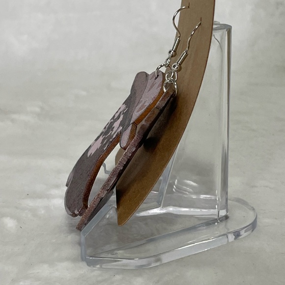 Cute western boot/hat wooden earrings. - Picture 2 of 4